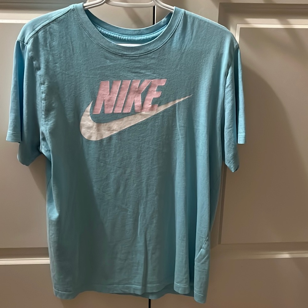 Light blue color Nike shirt size M